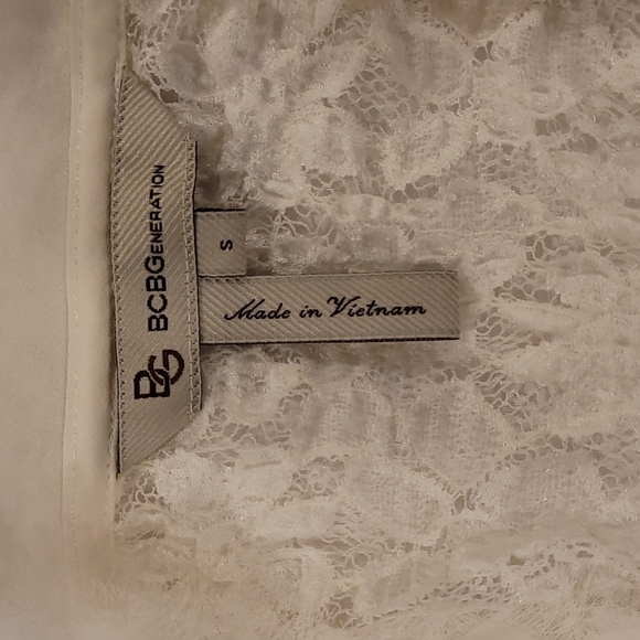 BCBG Generation lace button up top - Picture 5 of 9